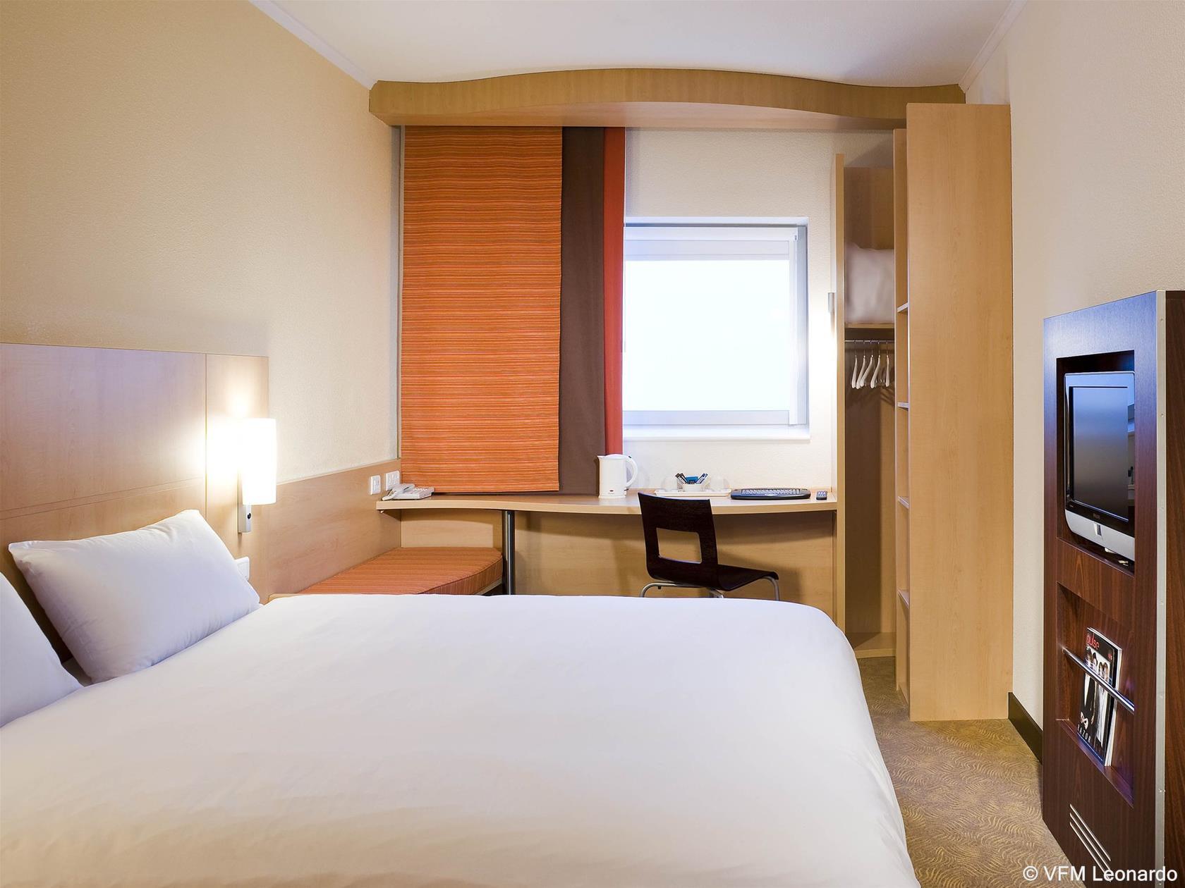 Готель Ibis London Stratford Екстер'єр фото